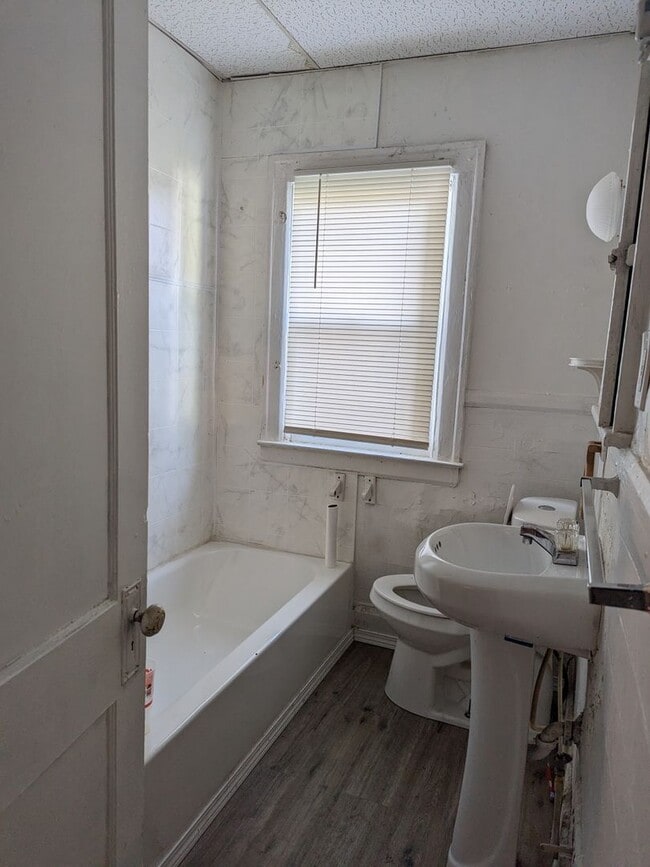 Photo - 2 bedroom 1st floor flat Detroit Central area