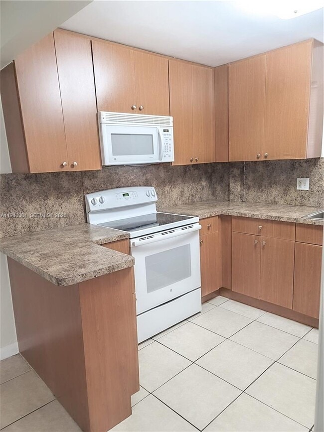 Photo - 6900 SW 39th St Unit 106J