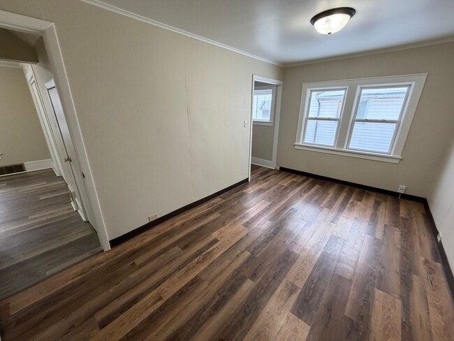 Photo - Vine, 732-734 Unit Vine, 734