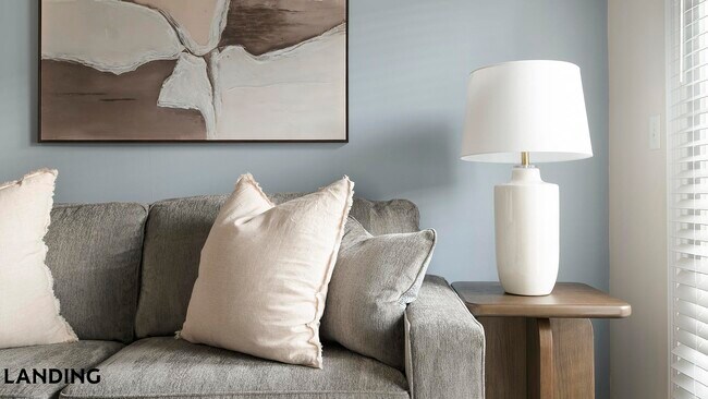 Building Photo - 9015 Kings Grant Dr