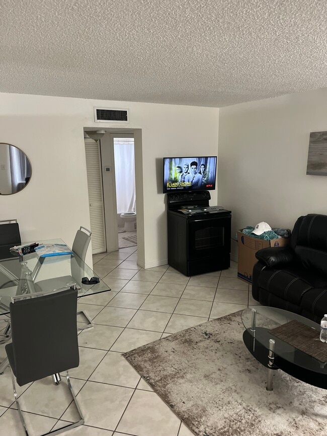 7910 Taft St Unit 203