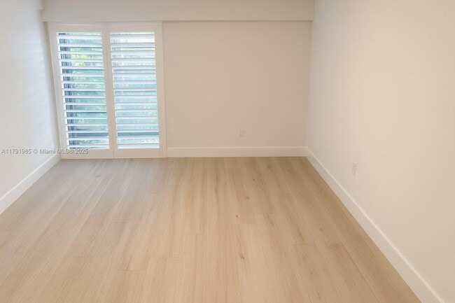 Master bedroom - 575 Crandon Blvd Unit #307