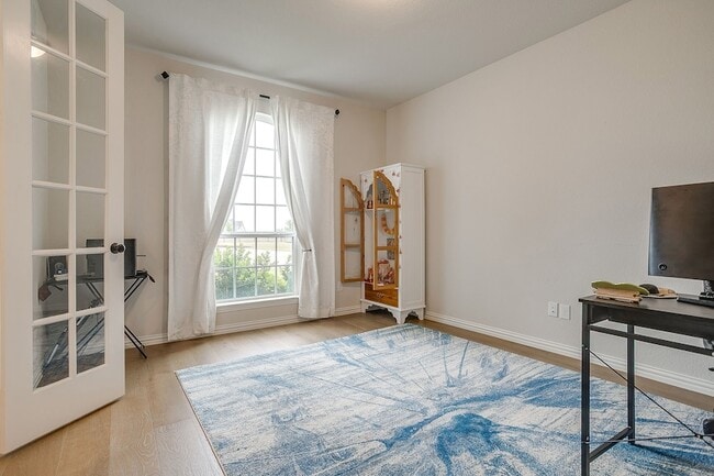 Photo - 550 Peppercress Ln