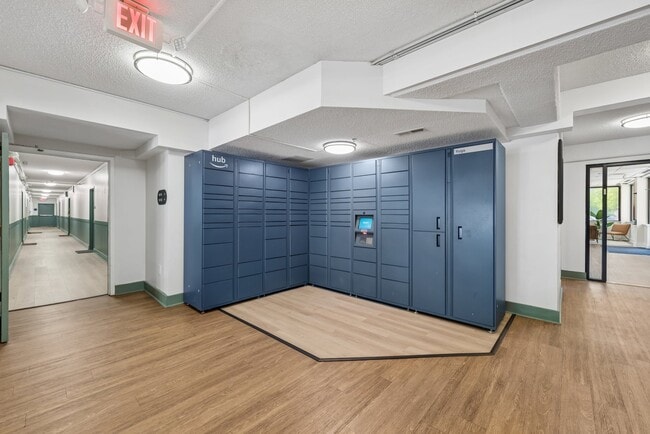 Package Lockers - Yugo Greenville Campus Towers