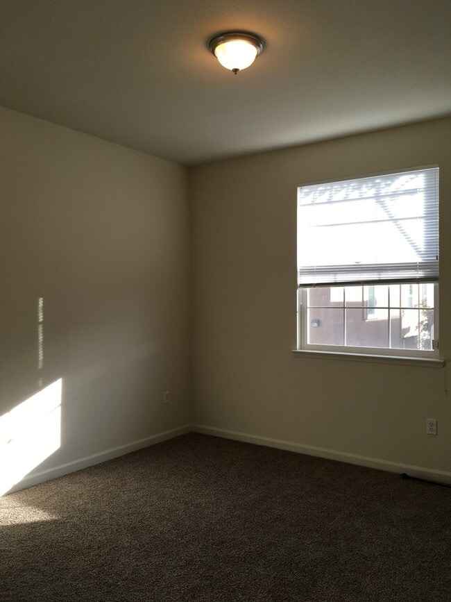 Photo - Beautiful Condo Community 2Beds 2Bath Convenient Location!