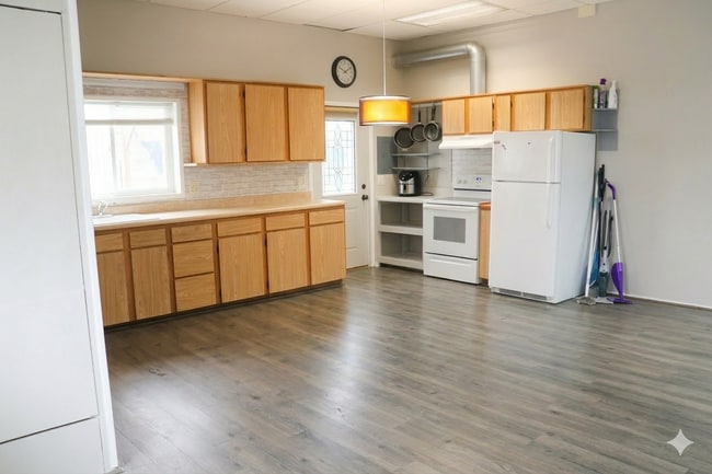 Kitchen - 318 107th St SW Unit c