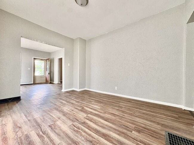 Photo - 3312 E Mishawaka Ave Unit 1 (Lower)