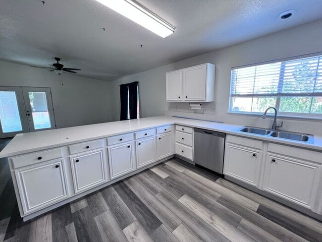 Photo - 17820 Boxelder Ct