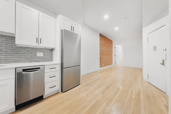 Photo - 425 Amsterdam Ave Unit 2SA