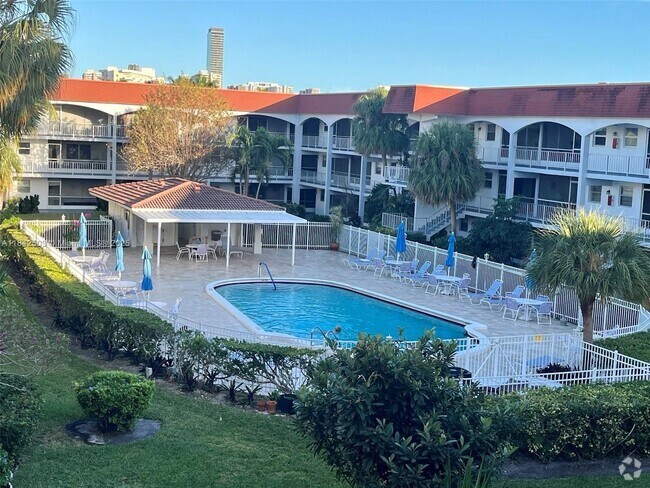 Building Photo - 581 Blue Heron Dr Unit 314-B Rental