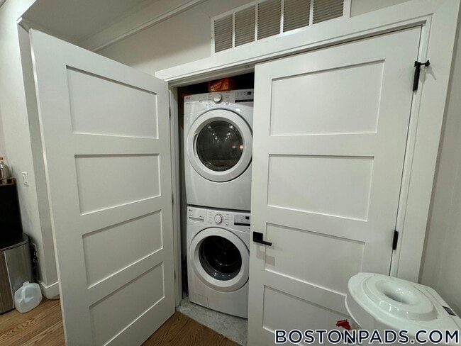 Photo - 464 Sumner St Unit 3