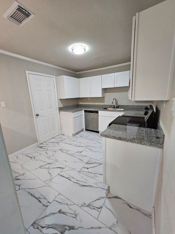 Photo - 120 Antionette Ln