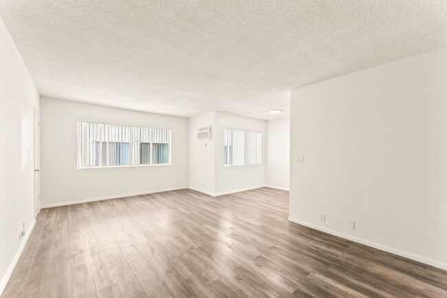 714 W Knoll Dr Unit 04