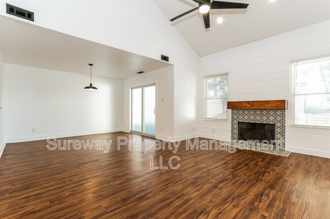 Photo - 316 Lake Side Dr