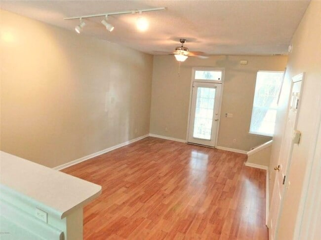 Photo - 1501 London Ave