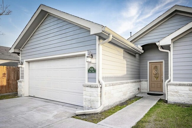 Building Photo - 3638 Lydia St