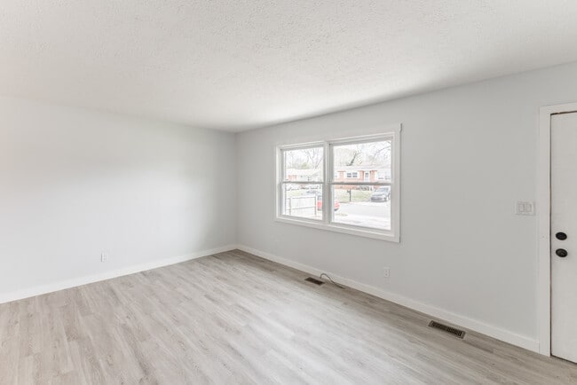 Photo - 3214 Fairacres Rd SW