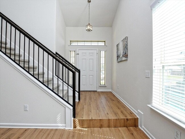 Photo - 316 Potters Peak Way