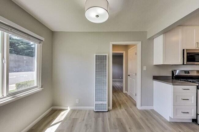 Photo - 1549 San Carlos Ave Unit 27