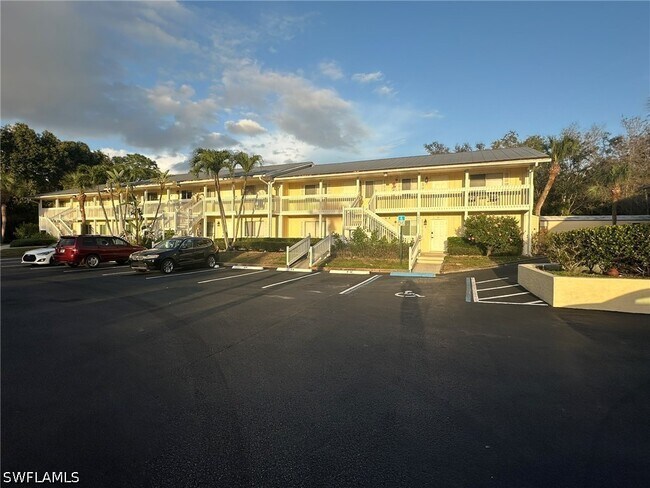 Building Photo - 4621 Bayshore Dr Unit Q6