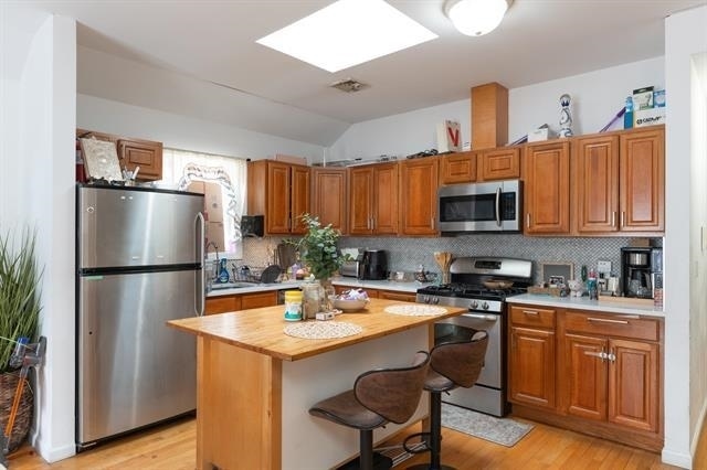 260 Custer Ave Unit 2