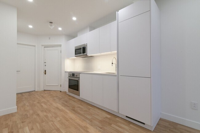 Photo - 2050 Av. Claremont Unit 14