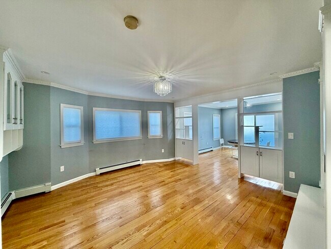 Photo - 305 Safford St Unit SF