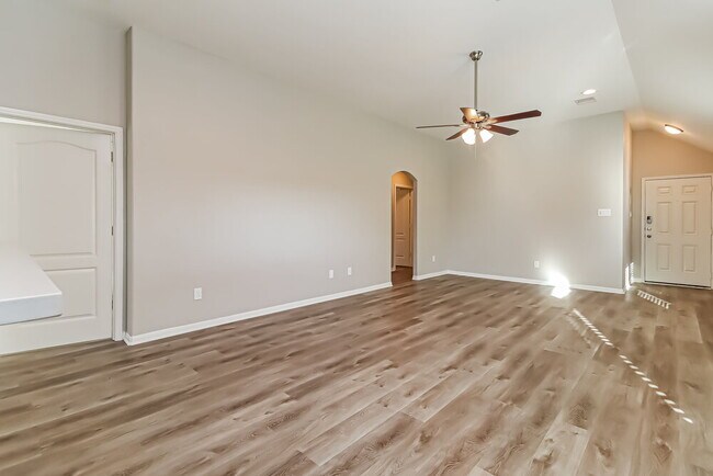 Photo - 323 Sea Breeze Dr