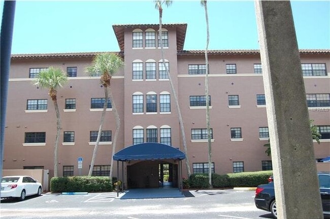 Building Photo - 6100 Gulfport Blvd S Unit Golfview Condominiums #304