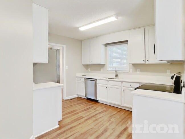 Photo - 69 Gray Ghost St