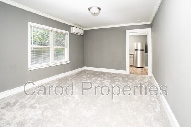 Photo - 136 Powder St SW