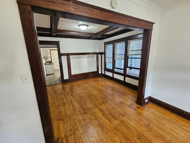 Building Photo - 3736 W Dorothy Pl Unit lower