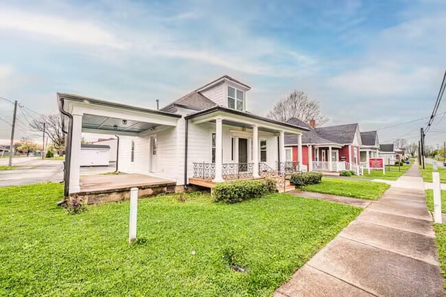 Photo - Charming 2 Bedroom 1 Bath Home