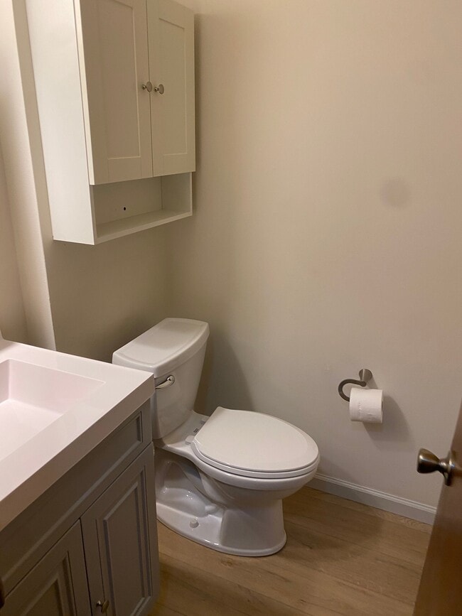 Photo - 808 Henry St