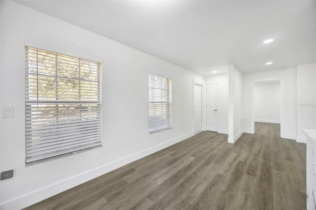 Photo - 11728 Raintree Dr