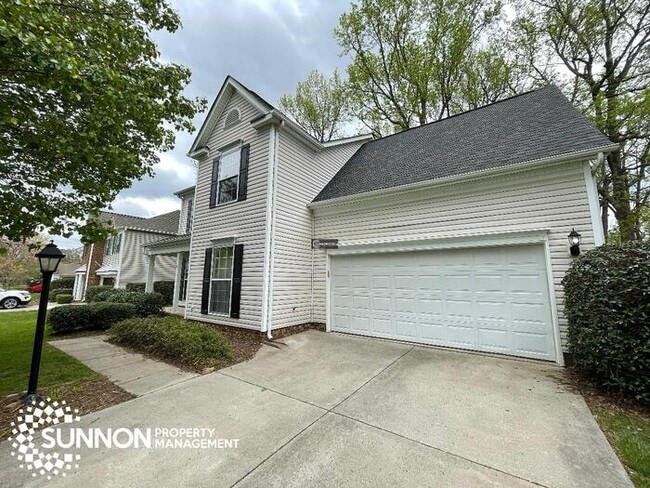 Photo - 4 Bed 2.5 Bath House with Great Yard