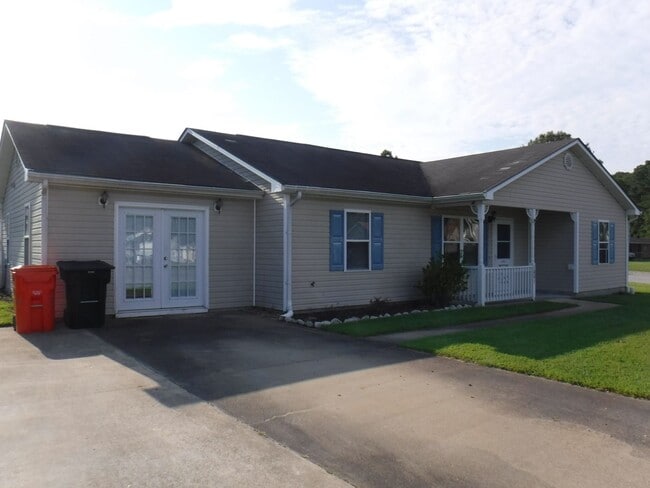 Building Photo - 1001 Sundown Dr Rental