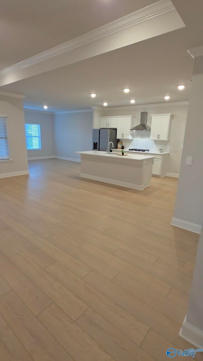 22635 Donahue Dr