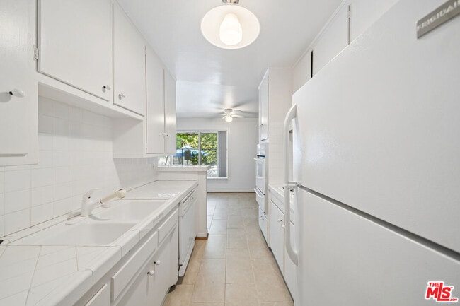 Photo - 1520 Hayworth Ave Unidad 4