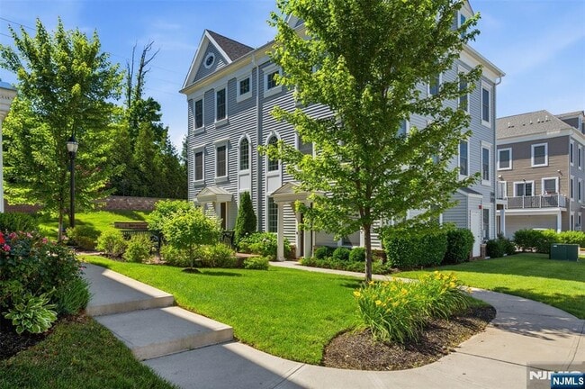 Photo - 60 Roosevelt Dr