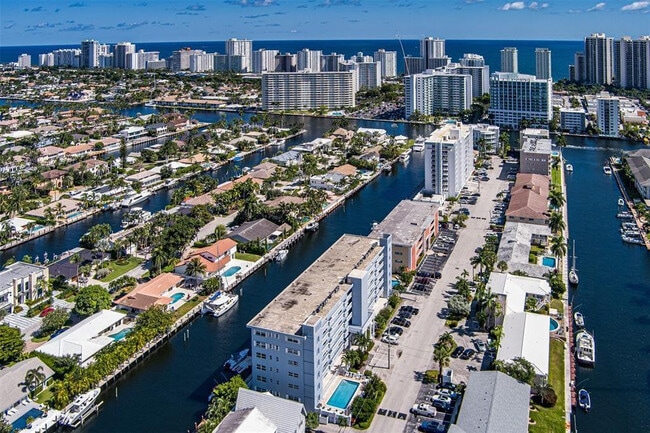 Photo - 2829 NE 33rd Ct Unit 304