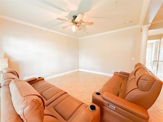 Photo - 5489 Baldwin Park St