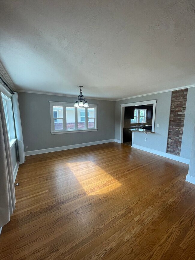 Photo - Beautiful 4-Bedroom House