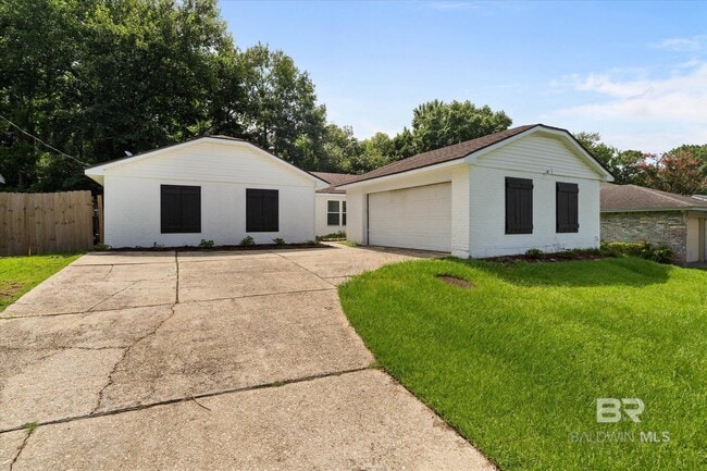 Photo - 122 Lake Forest Blvd House