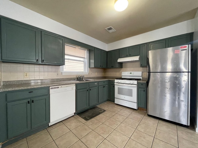 Photo - 930 Olive St Unit 1