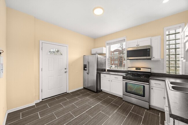 Photo - 6649 S Rhodes Ave