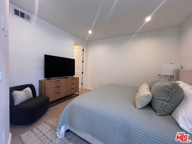 Photo - 8928 Sawyer St Unit 3/4