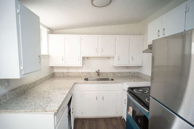 Photo - 700 16th Ave