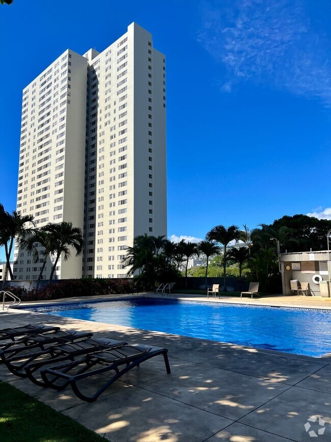 Building Photo - Convenient 1/1/1 at Kukui Plaza Rental