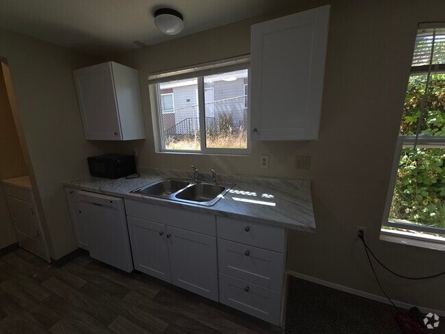 Building Photo - 2412 S I St Unit 2 Rental